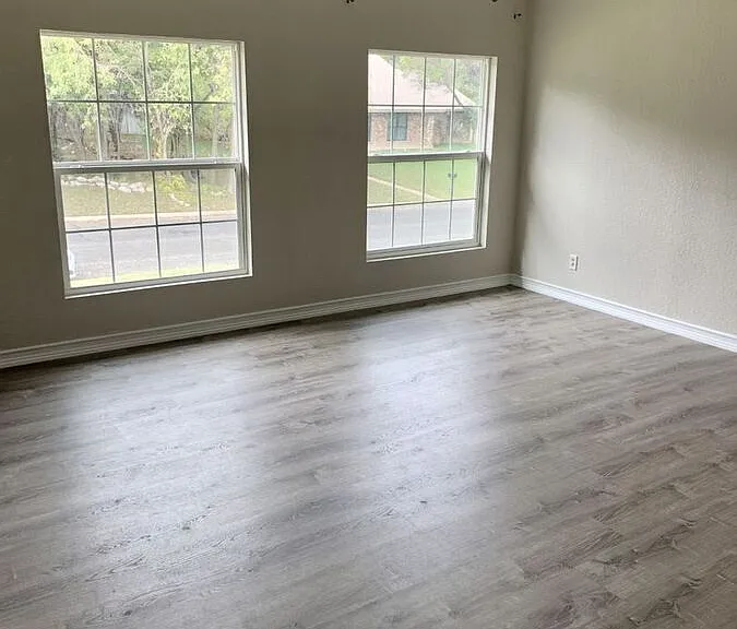 815 Cedar Oaks Ln — Photo 6
