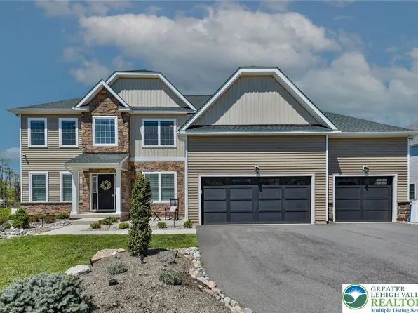 2595 Stonewall Dr, Center Valley, PA 18034