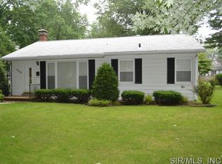 320 N Cedar St, O'Fallon, IL 62269