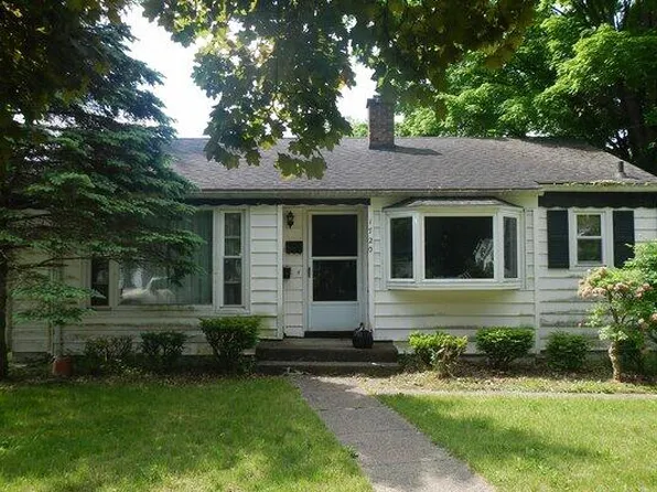 1720 Glendale Blvd, Kalamazoo, MI 49004
