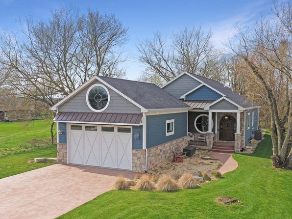 21373 Sail Bay Dr, Cassopolis, MI 49031