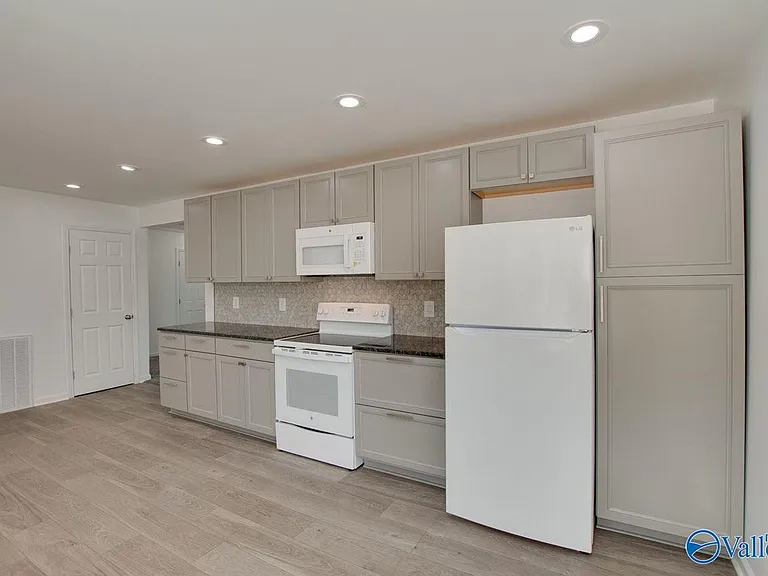 365 NE Morris Rd — Photo 5
