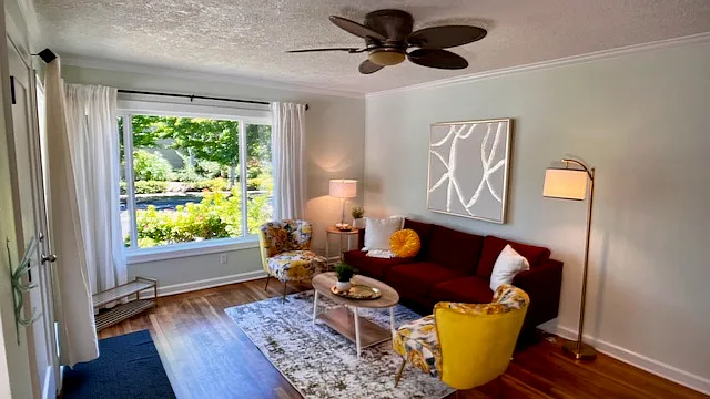 1 bed, 1100 sqft, $2,100 — Photo 3