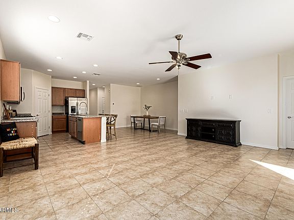 4th image of 3231 W Carter Rd