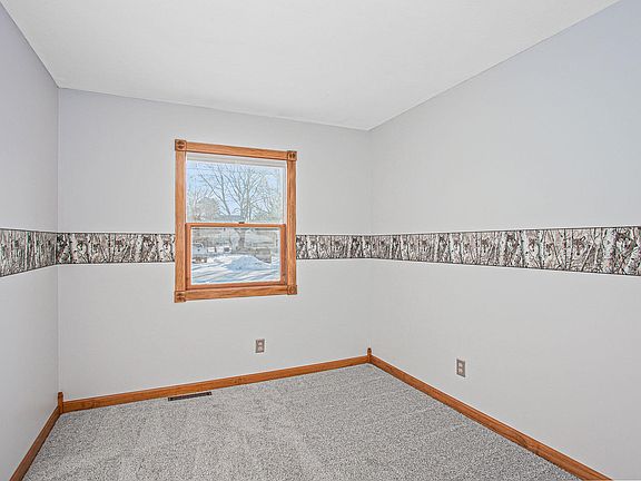 4th image of 308 Gilbertson Ave