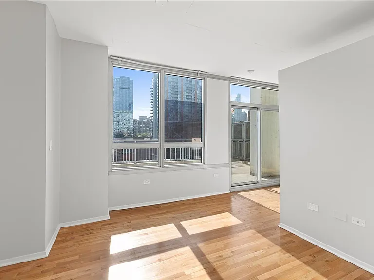 701 S Wells St #803 — Photo 7