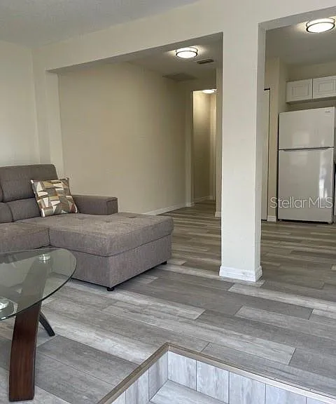 3419 W Saint John St #B — Photo 7