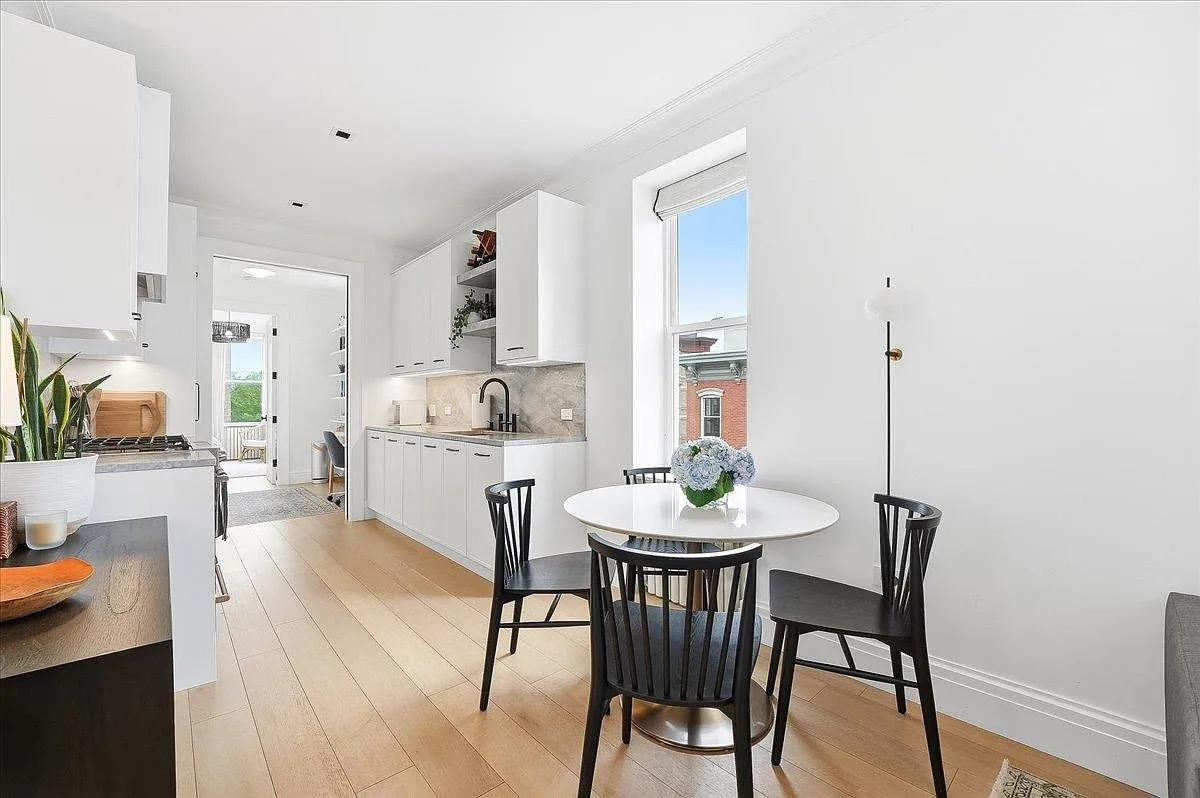 2 bed, 1.0 bath, $4,600 — Photo 2