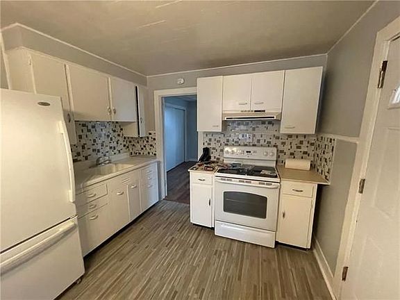 2nd image of 1714 Main St Floor 2