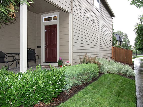 2nd image of 4510 SE Satinwood St