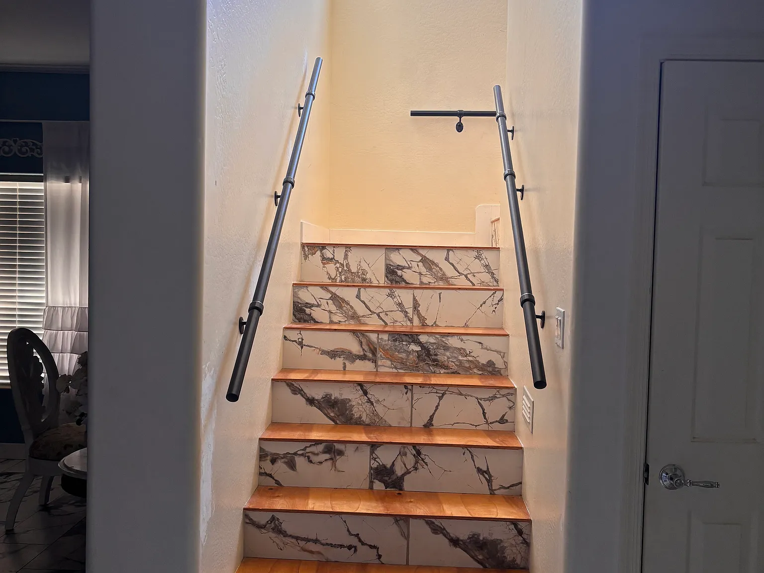 6 bed, 4100 sqft, $3,200 — Photo 4