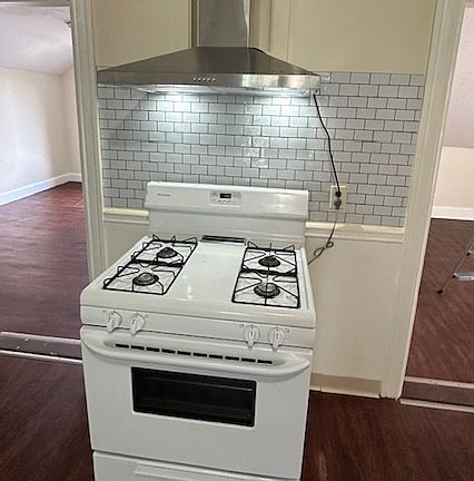 3rd image of 21 Norfolk Ave #3