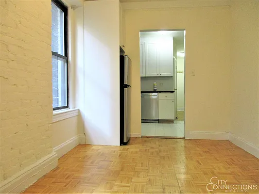 Rented by City Connections Realty | media 17