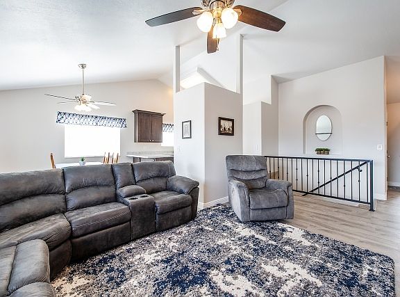 3rd image of 10151 S Swindon Cir