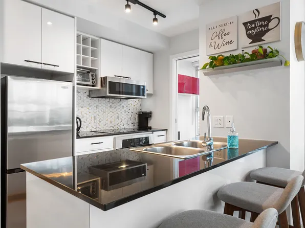 668 Citadel Parade #908, Vancouver, BC V6B 1W8