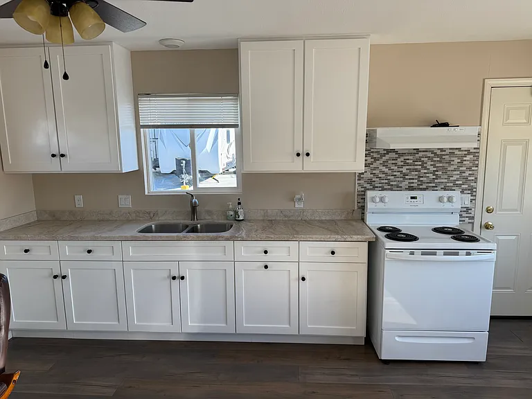 43813 Sierra Hwy — Photo 10
