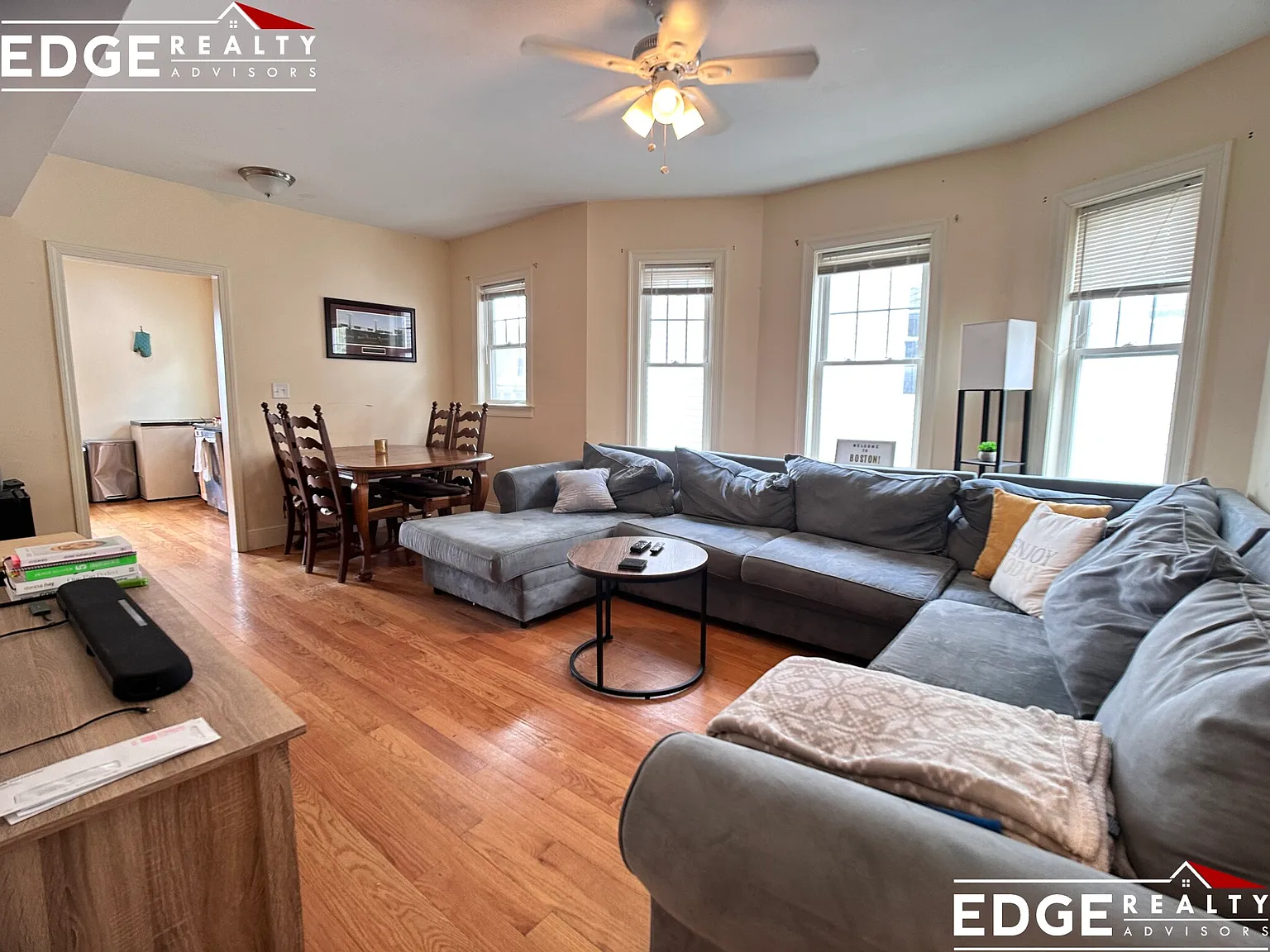 4 bed, 2.0 bath, $4,000 — Photo 2
