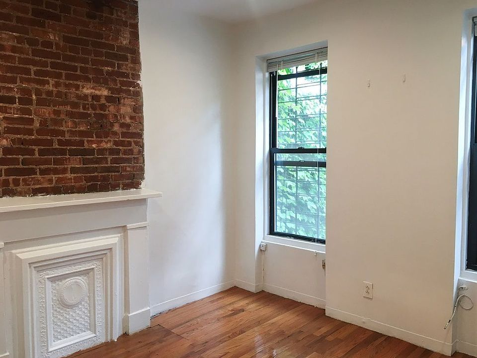 1st image of 527 W 46th St APT 6