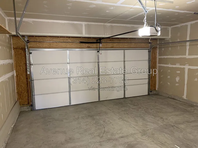 554 Parkgate Dr — Photo 31