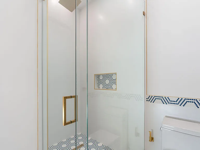 114 Royal Ln — Photo 36