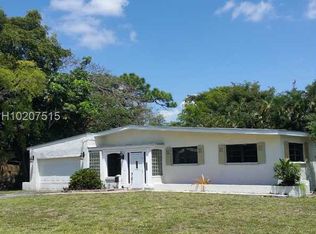 6827 SW 13th St, Pembroke Pines, FL 33023