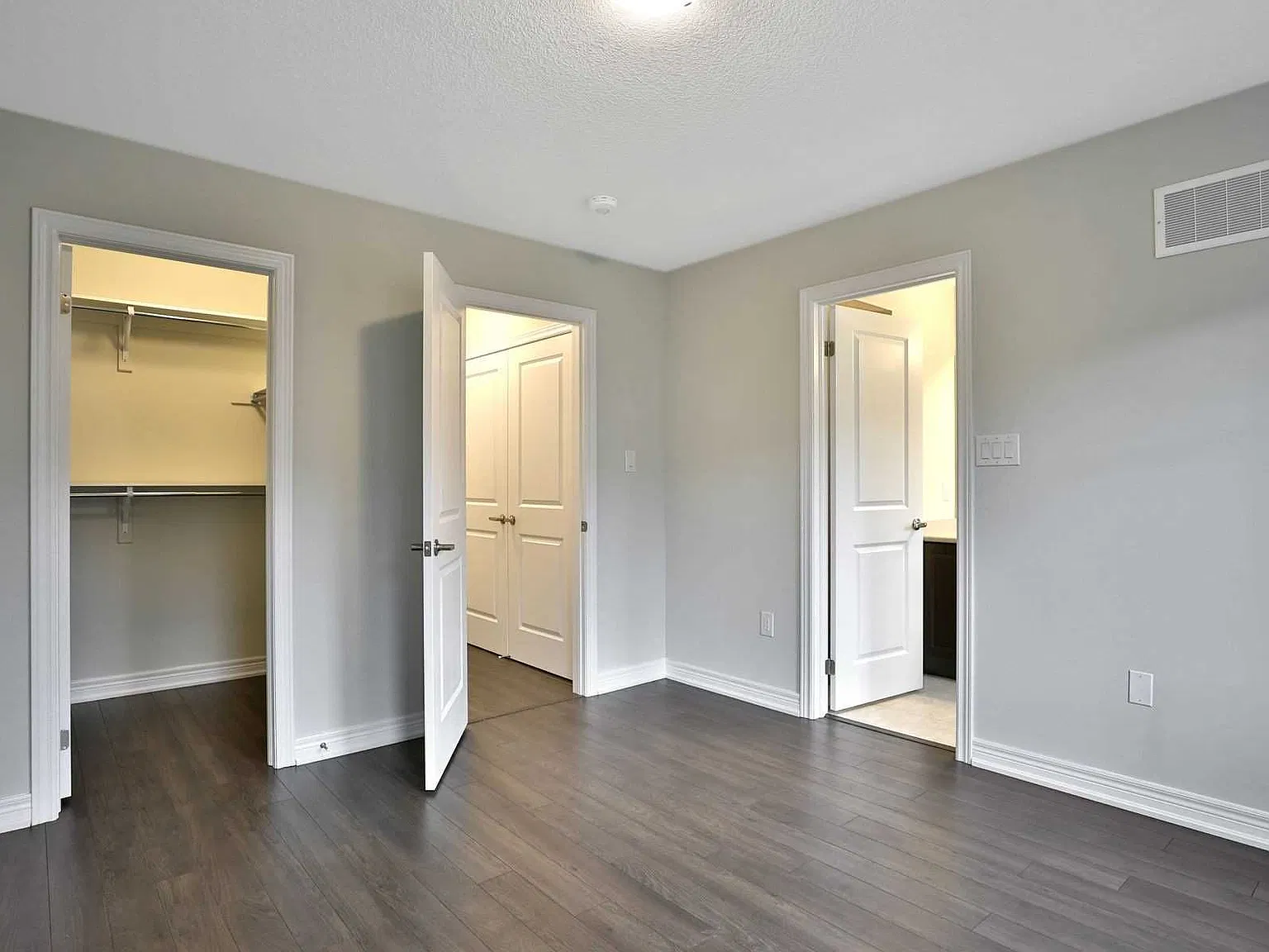 5 bed, 2000 sqft, $1,150 — Photo 4