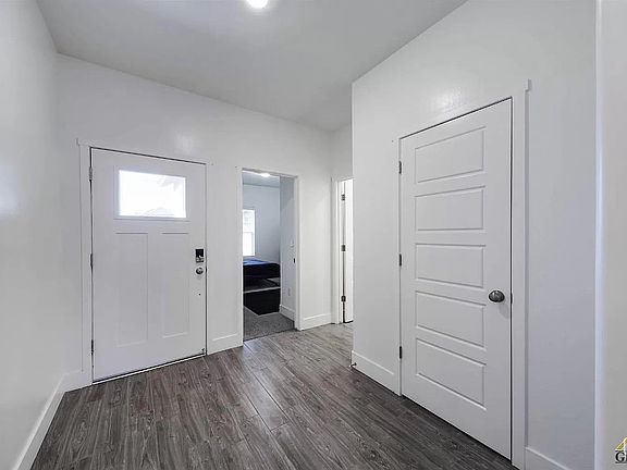 5th image of 9607 Silver Falls Ln