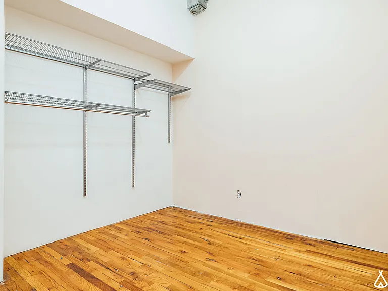 476 Jefferson St #410 — Photo 5