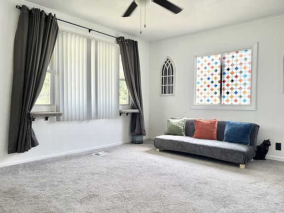 3rd image of 2332 Curdes Ave