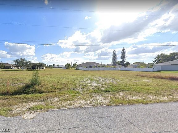 2nd image of 210 NE 20th Ter