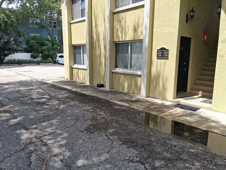 3206 W Azeele St #130 — Photo 1
