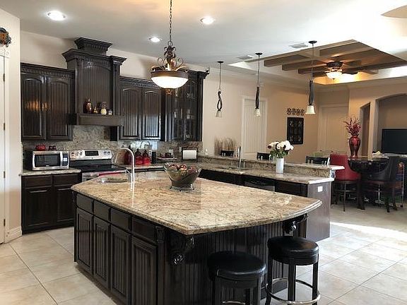 4th image of 1506 Sheri Lee Dr