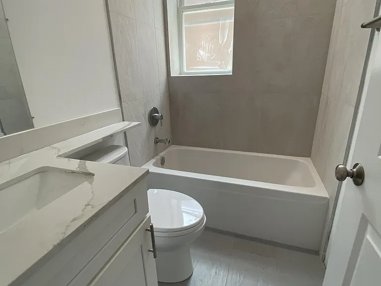 3198 N Milwaukee Ave #3R — Photo 5