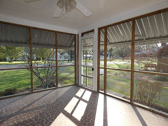 Screened side porch