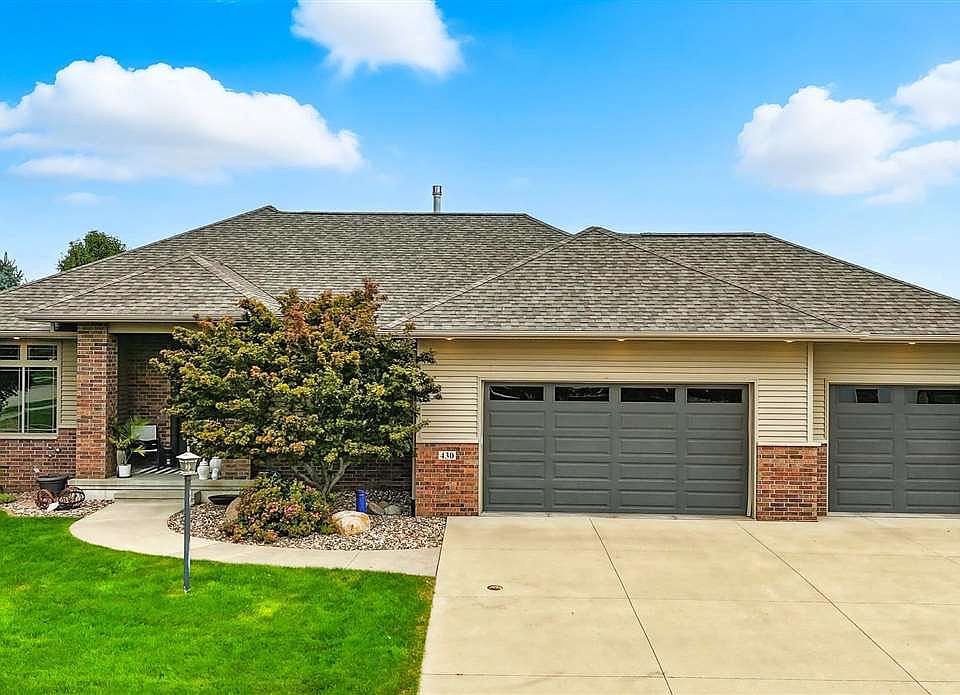 1st image of 430 Carlyle Dr