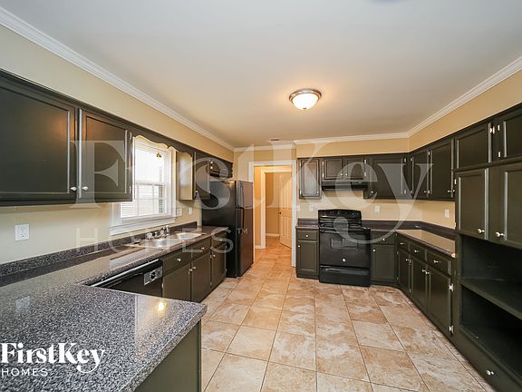 5th image of 8158 Creekside Cir S