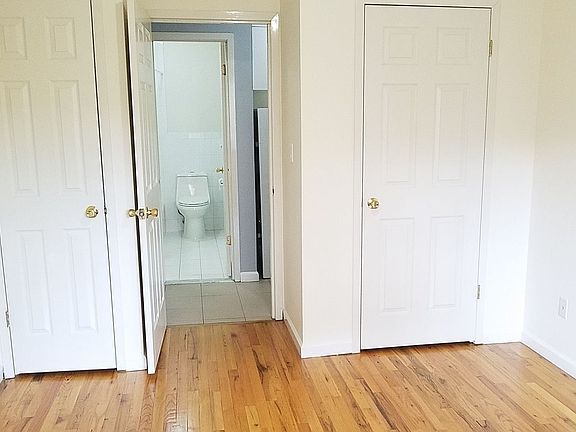 5th image of 2534 27th St APT 2B