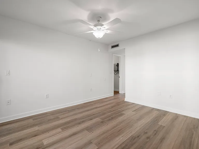 1 Windrush Blvd #19 — Photo 11