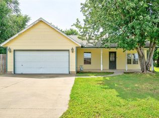 510 S 1st St, Yukon, OK 73099