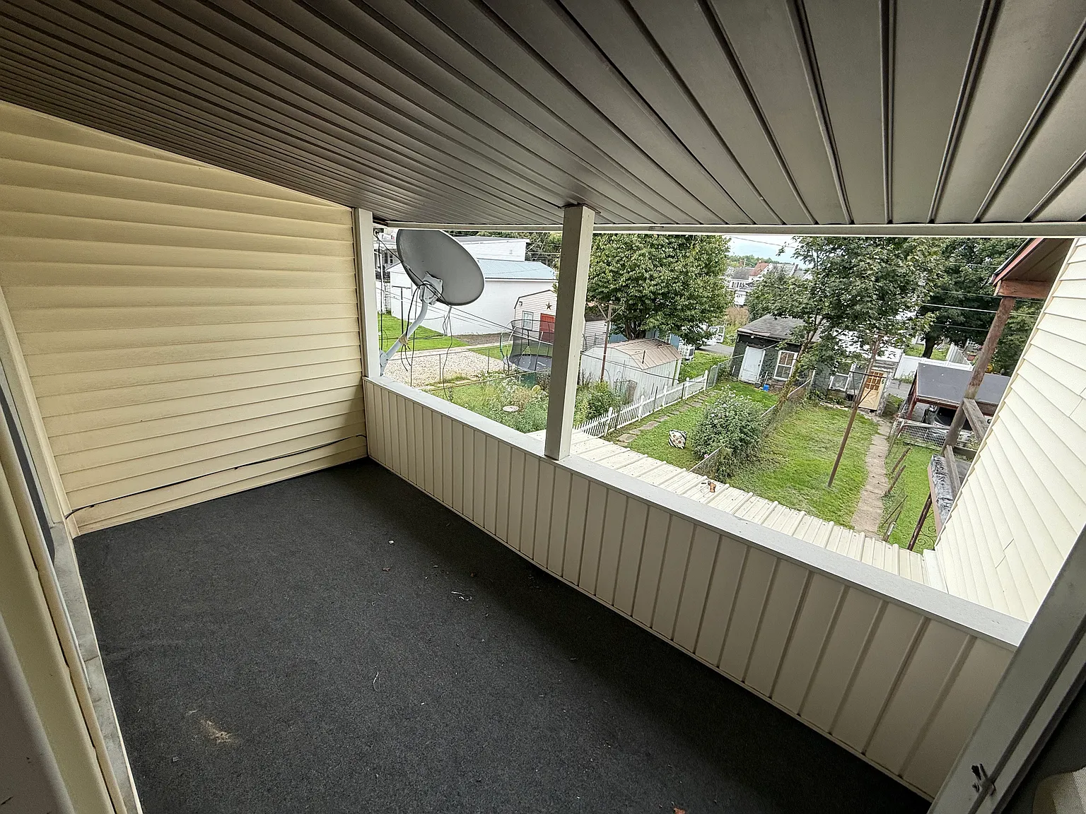 3 bed, 960 sqft, $1,400 — Photo 2