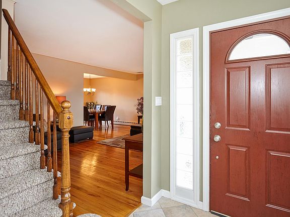 2nd image of 533 Larch Ln