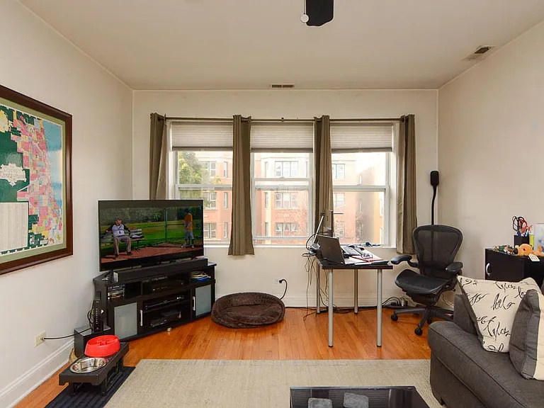 6305 N Claremont Ave #3 — Photo 6