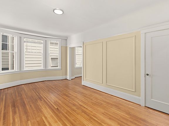 4th image of 2480 Washington St #0cd88fac5