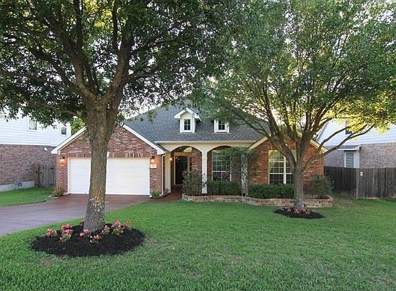 Lovely Trees in Front Yard for Plenty of Shade