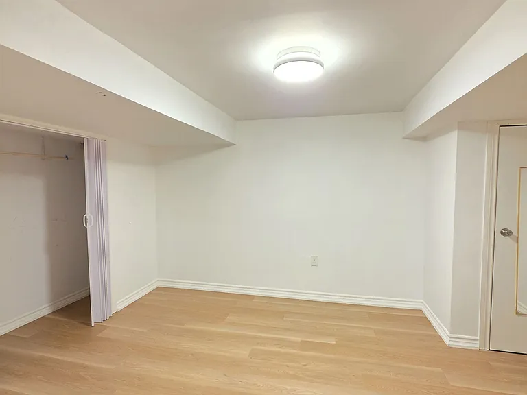 72 Ashton Rd #BASEMENT — Photo 8