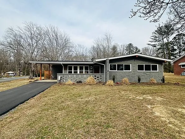 403 Brentwood Ave, Mount Airy, NC 27030