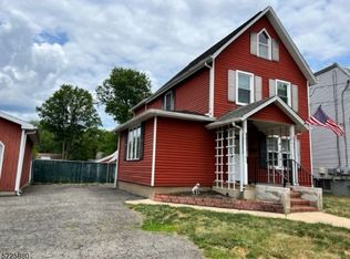 37 Maple Ave, Morris Plains, NJ 07950