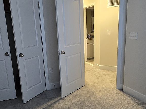3rd image of 10927 Drummond Pl