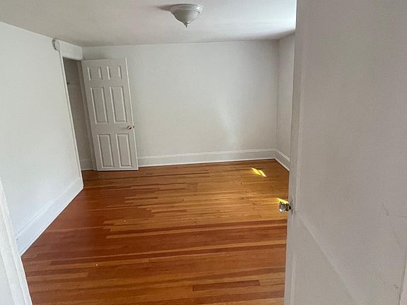 3rd image of 46 Chestnut St #1