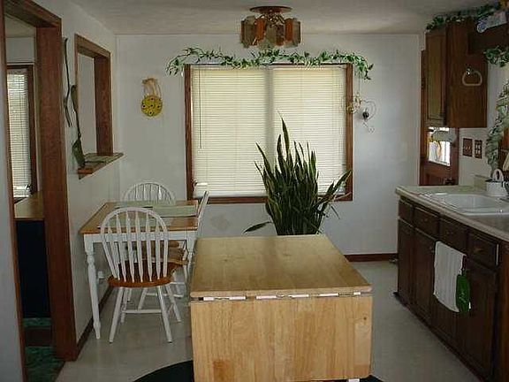 5th image of 3848 Bartlett Ave